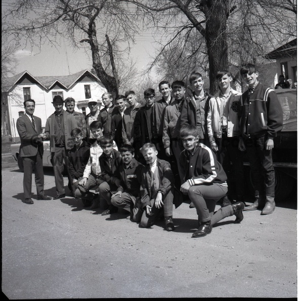 (Tashiro) April 16/68 Sports
Bantam B All-Stars Off to Dauphin Hockey Tourney
Good luck, fellows said Mayor Bill Linden Tuesday as the Bantam B All-Stars took off for a three-day hockey tourney at Dauphin - and it paid off. The boys won their first game Wednesday morning. The mayor, at left, shakes hands with coach Doc Thomson as Arnold Mathies, Vic Pidhirny and the boys themselves pose before piling into cars for the trip to Dauphin. 11218a.jpg