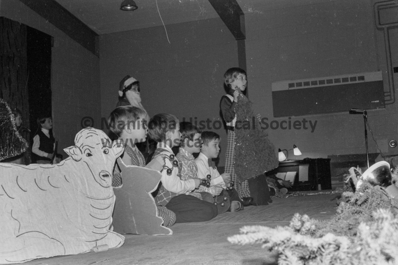 Photographer: Lyons
December 17, 1974
Fort la Reine Sch.
Fort la Reine School Christmas pageant VP-1-00040-004.jpg